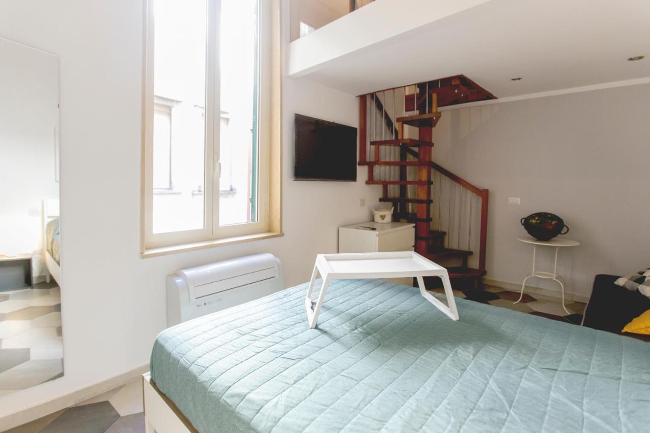 Anticaglia/24 Bed & Breakfast Napoli